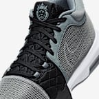 LeBron Witness 8 EP Basketball Shoes