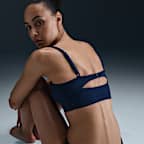 Midkini con cuello en V para mujer Nike Swim Effortless Essential