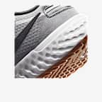 Nike Revolution 5 FlyEase Older Kids' Running Shoes (Wide)