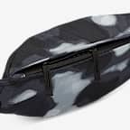 กระเป๋าคาดเอว Nike Heritage (3 ล.)