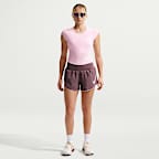 Playera de correr de manga tipo casquillo Dri-FIT para mujer Nike Tempo Swoosh