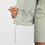 ナイキ スポーツウェア エッセンシャル ウィメンズ オーバーサイズド UV ウーブン コーチ ジャケット