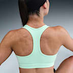 Bra deportivo con almohadillas para mujer Nike Swoosh Medium Support