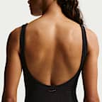 Traje de baño de una pieza con cuello en forma de U con textura Shoreline para mujer Nike Swim