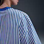 Nike Sportswear Chill Poplin normál fazonú, csíkos női póló