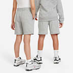Σορτς από ύφασμα French Terry Nike Sportswear Club Fleece για μεγάλα παιδιά