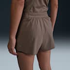 Shorts de correr Dri-FIT de tiro medio 2 en 1 para mujer Nike Swift