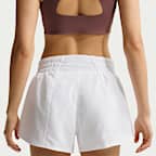 Shorts con forro de ropa interior Dri-FIT de tiro medio de 8 cm para mujer Nike One