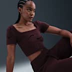 Nike Sportswear Phoenix Cozy Bouclé Kurzarmshirt mit verkürztem Schnitt aus Strickmaterial für Damen