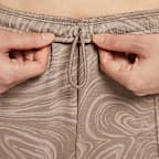 Nike Sportswear Chill Terry 女款中腰毛圈布印製圖樣短褲