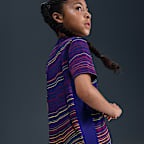 FC Barcelona Academy Pro Home Nike Dri-FIT Pre-Match Kurzarm-Fußballoberteil (ältere Kinder)