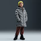 Nike Sportswear All Day Play Older Kids' Therma-FIT Loose-Fit Mid-Length Puffer Jacket