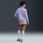 Playera de cuello alto con gráfico y medio cierre para mujer Nike Sportswear Club Fleece