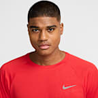 Playera de manga larga Dri-FIT con protección contra los rayos UV para hombre Nike Swim Hydroguard Essential