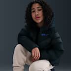 Inter Milan Nike Soccer szintetikus töltetű, kapucnis kabát nagyobb gyerekeknek