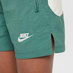 Nike Sportswear Amplify Older Kids' Woven Shorts