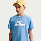 Playera para niños talla grande Nike Sportswear
