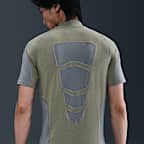 เบสเลเยอร์แขนสั้นผู้ชาย Dri-FIT Nike Tech