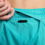 Nike Challenger Dri-FIT 13 cm-es, 2 az 1-ben, sokoldalú férfi rövidnadrág