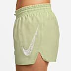 กางเกงวิ่งขาสั้นเอวปานกลางมีซับในผู้หญิง Nike Dri-FIT Swoosh Run