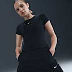 Dámský zkrácený top Nike Sportswear ve štíhlém střihu