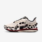 Light Orewood Brown/Black/University Red/Sail