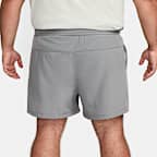 Shorts versátiles Dri-FIT de 13 cm sin forro para hombre Nike Form