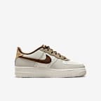 รองเท้าเด็กโต Nike Air Force 1 LV8