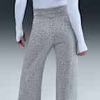 Pants de entrenamiento de tiro alto y piernas anchas para mujer Nike Sportswear Phoenix Fleece