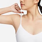 สปอร์ตบราผู้หญิงแบบปรับได้เสริมฟองน้ำ Nike Indy Light Support