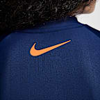 Playera de manga larga con cierre Hydroguard para niño talla grande Nike Swim 3-D Swoosh