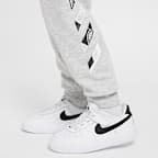 Pants de French Terry Nike Sportswear "Outside the Lines" para niños talla pequeña