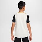 Nike Dri-FIT Strike Older Kids' Short-Sleeve Football Top