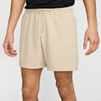 Shorts de alto rendimiento Dri-FIT de 18 cm sin forro con protección UV para hombre Nike Primary Fleece