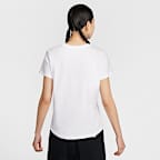 Nike Sportswear Club Women's Short-Sleeve Tee