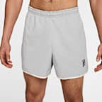Shorts de entrenamiento Dri-FIT de 13 cm sin forro para hombre Nike Gym Heritage