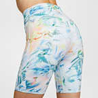 Nike Universa Women's Artist コレクション ミディアムサポート ハイウエスト 21cm バイカーショートパンツ