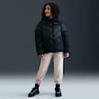 Inter Milan Nike Soccer szintetikus töltetű, kapucnis kabát nagyobb gyerekeknek