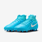 Nike Jr. Phantom Luna 2 Club Younger/Older Kids' Multi-Ground High-Top Football Boot