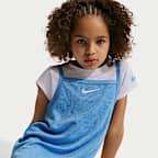 Conjunto de vestido de 2 piezas para niños talla pequeña Nike Move With Nature