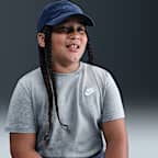 Playera para niños talla grande Nike Sportswear (talla amplia)