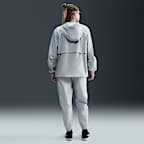 FC Barcelona Essential Repel Nike Dokuma Kapüşonlu Kadın Futbol Ceketi