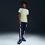 Nike Sportswear Older Kids' T-Shirt