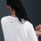 เสื้อยืดวิ่งผู้หญิง Nike