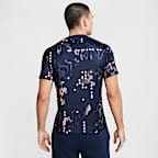 Playera de fútbol de manga corta Nike Dri-FIT para antes del partido para hombre Chelsea FC Academy Pro SE