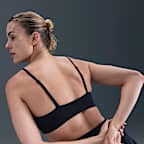 Αθλητικός τριγωνικός στηθόδεσμος ελαφριάς στήριξης χωρίς ενίσχυση Nike Form