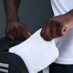 Chamarra de correr con gorro para hombre Nike Impossibly Light