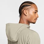 Chamarra con gorro Dri-FIT para hombre Nike Form