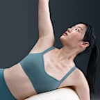 ナイキ ゼンビー ストラッピー ウィメンズ ライトサポート パッディド スポーツブラ