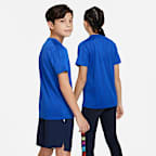 Nike Dri-FIT Trophy Older Kids' Graphic Short-Sleeve Training Top